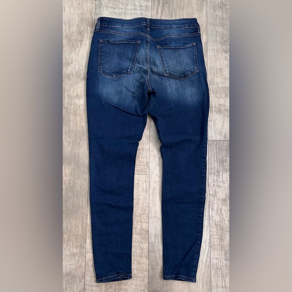 Old Navy Womens Mid-Rise Rockstar Super Skinny Jeans Size 14 Long - Like New - Picture 4 of 11